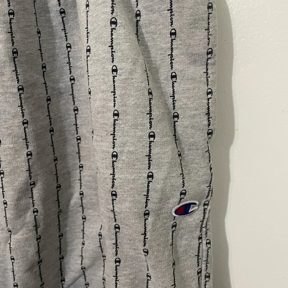 Champion Authentic Athletic gray Shorts Spellout Logo with pockets size 4X